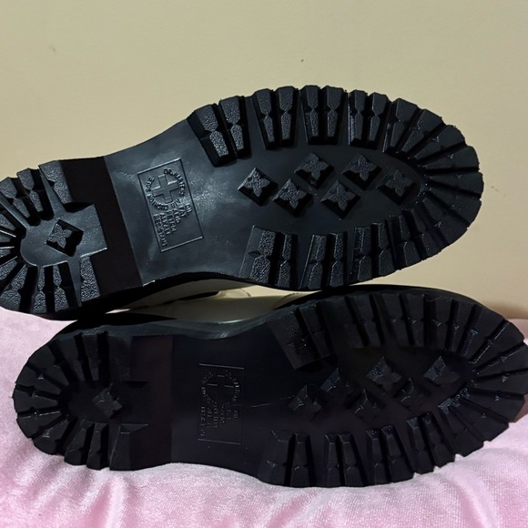 Sale!! Dr Martens platform Chelsea boots white US6/38 Excellent, worn once - Picture 4 of 5